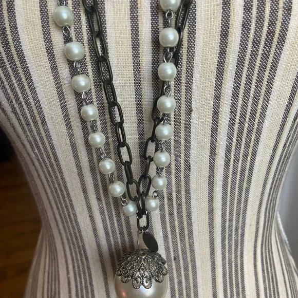 Plunder Antiqued dark metal & White Pearl Long Pendant Necklace - Picture 3 of 7